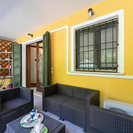 Suite Perla Salo Terrace 100M From Lake - Happy Rentals