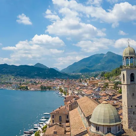 Appartement Suite Perla Salo Terrace 100M From Lake - Happy Rentals